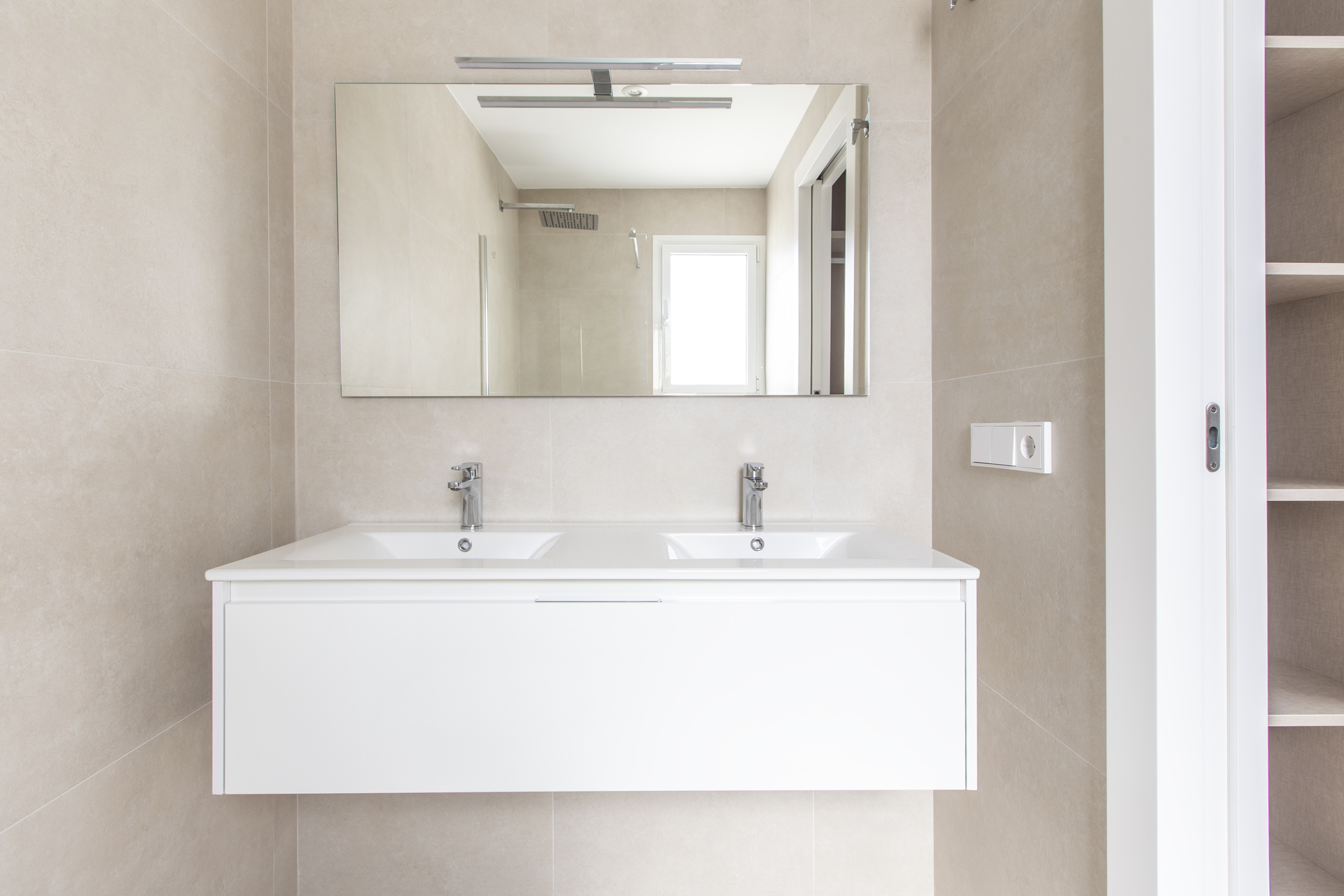 DP-100-11893272-01-17