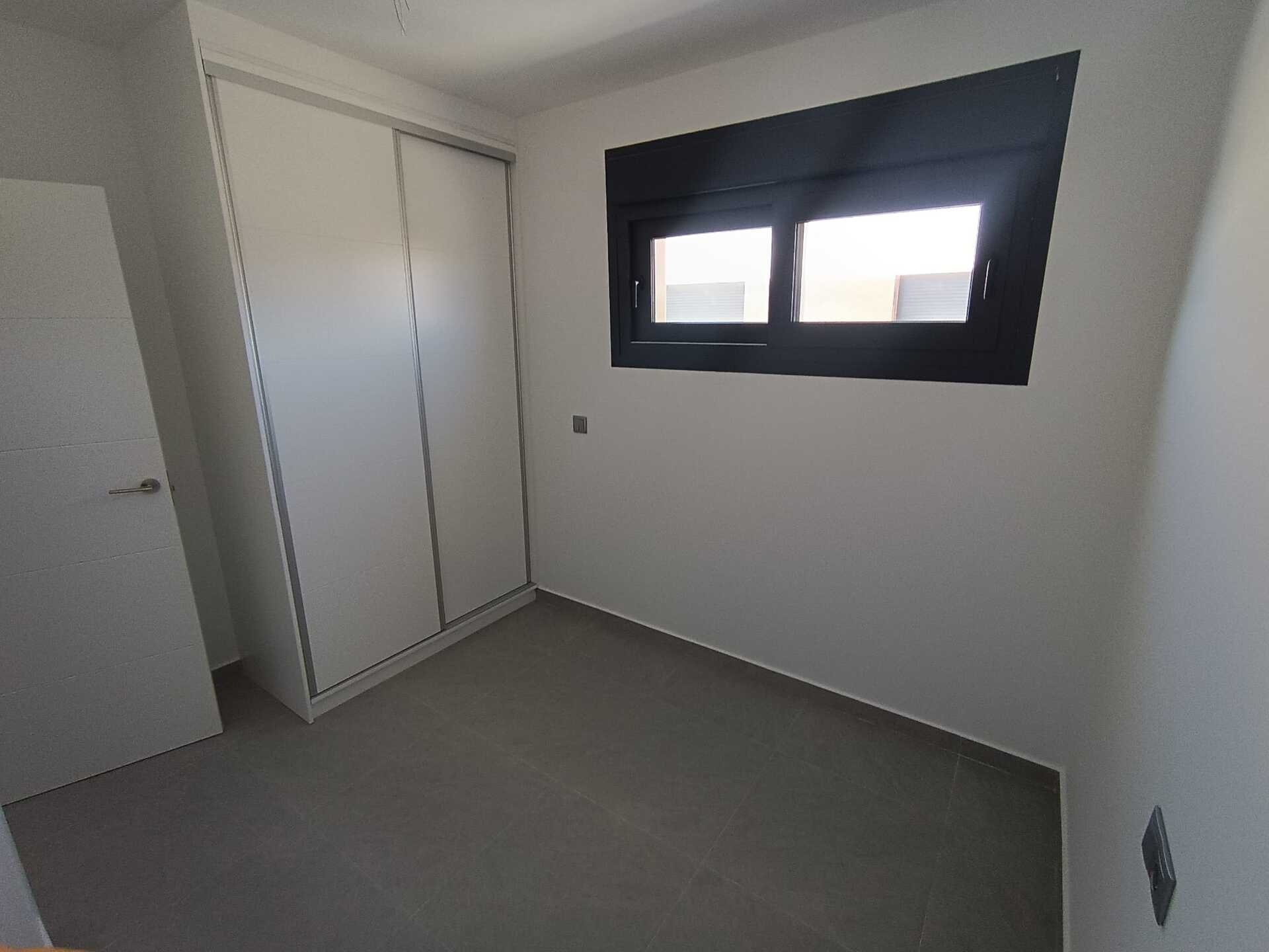 DP-100-17401005-01-12