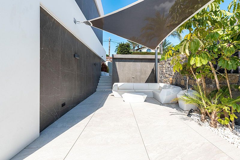 DP-100-18519394-01-1