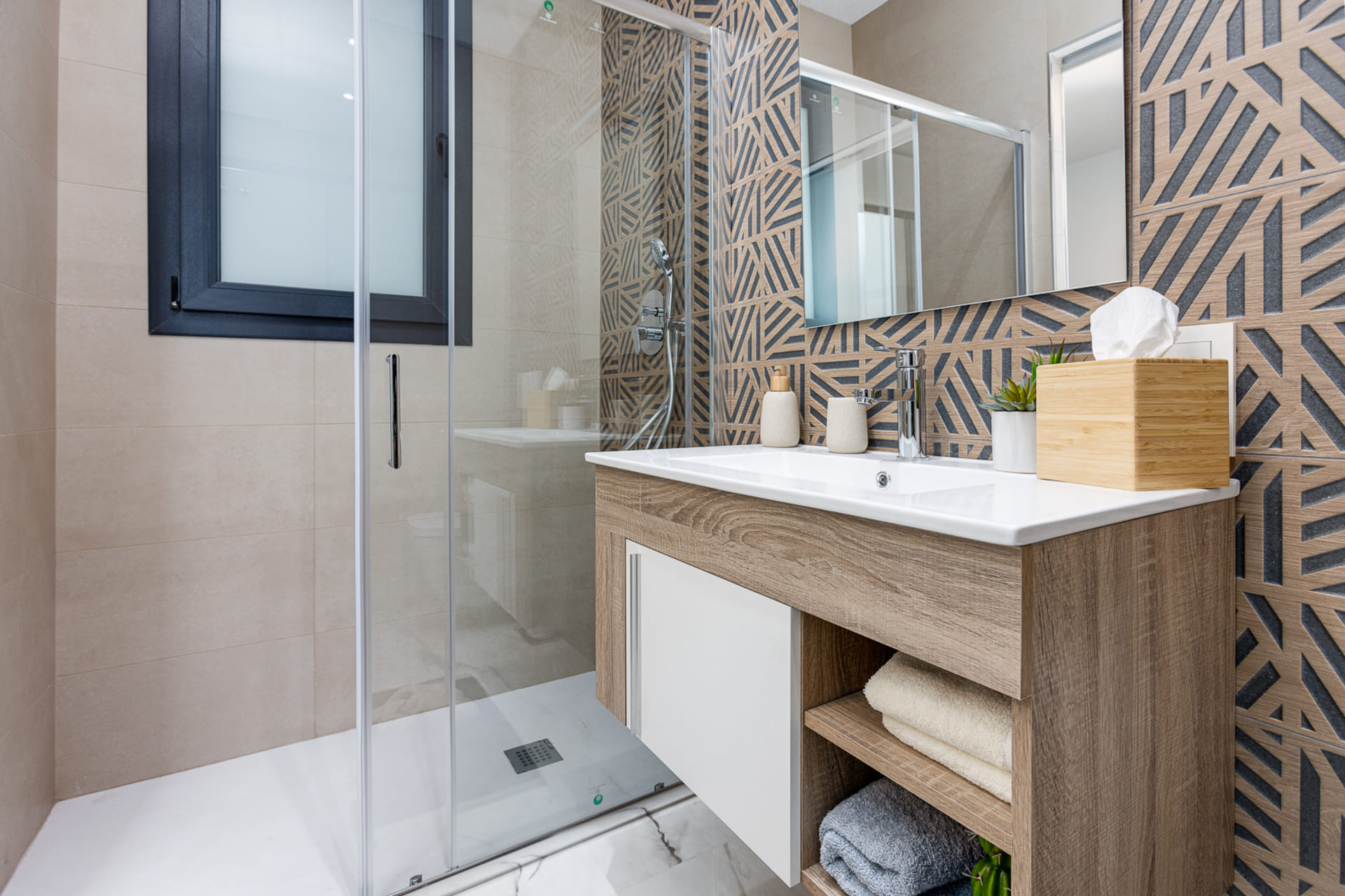 DP-100-18590593-01-11