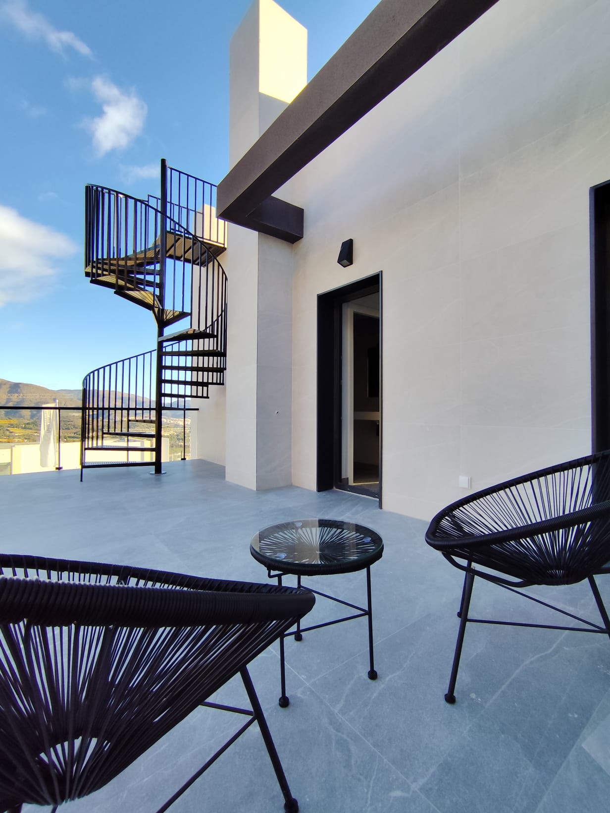 DP-100-22913965-01-18