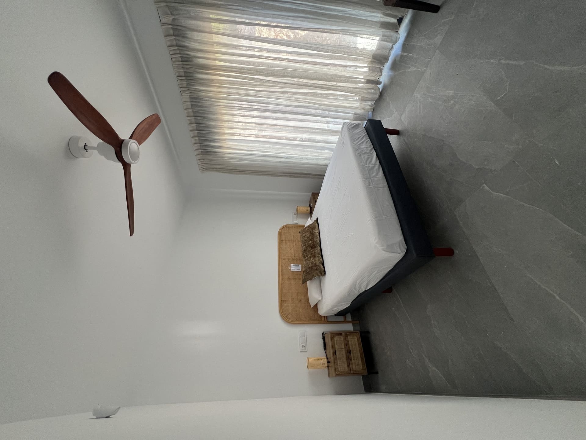 DP-100-22913965-01-19