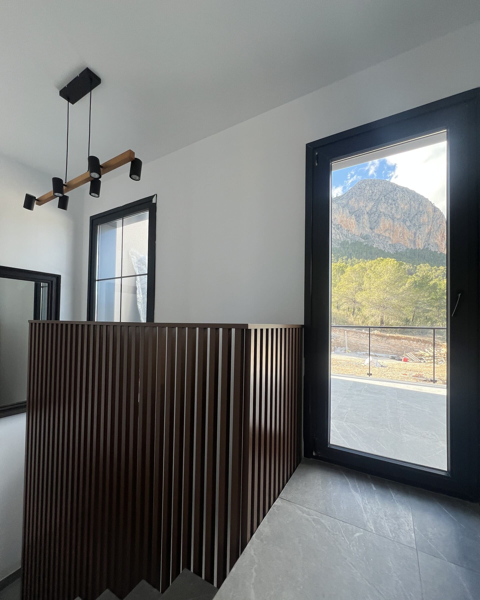 DP-100-22913965-01-22