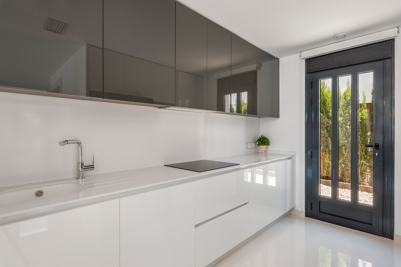 DP-100-30006437-01-20