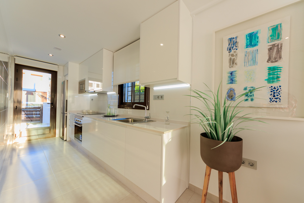 DP-100-38832654-01-12