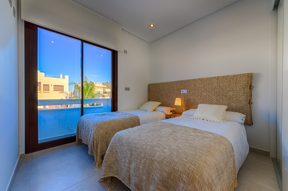 DP-100-38832654-01-16