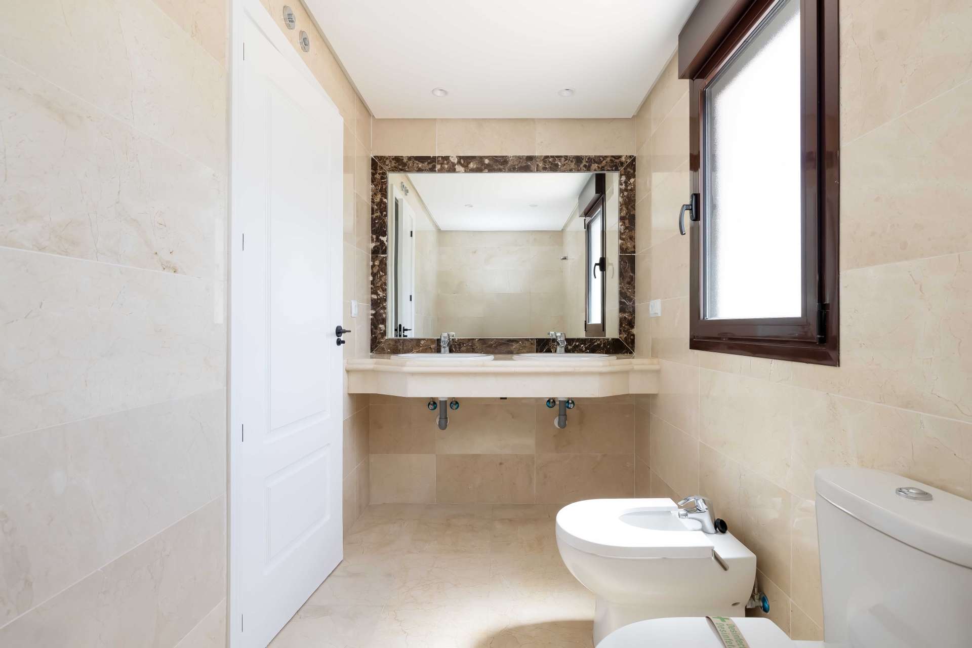 DP-100-38895158-01-15