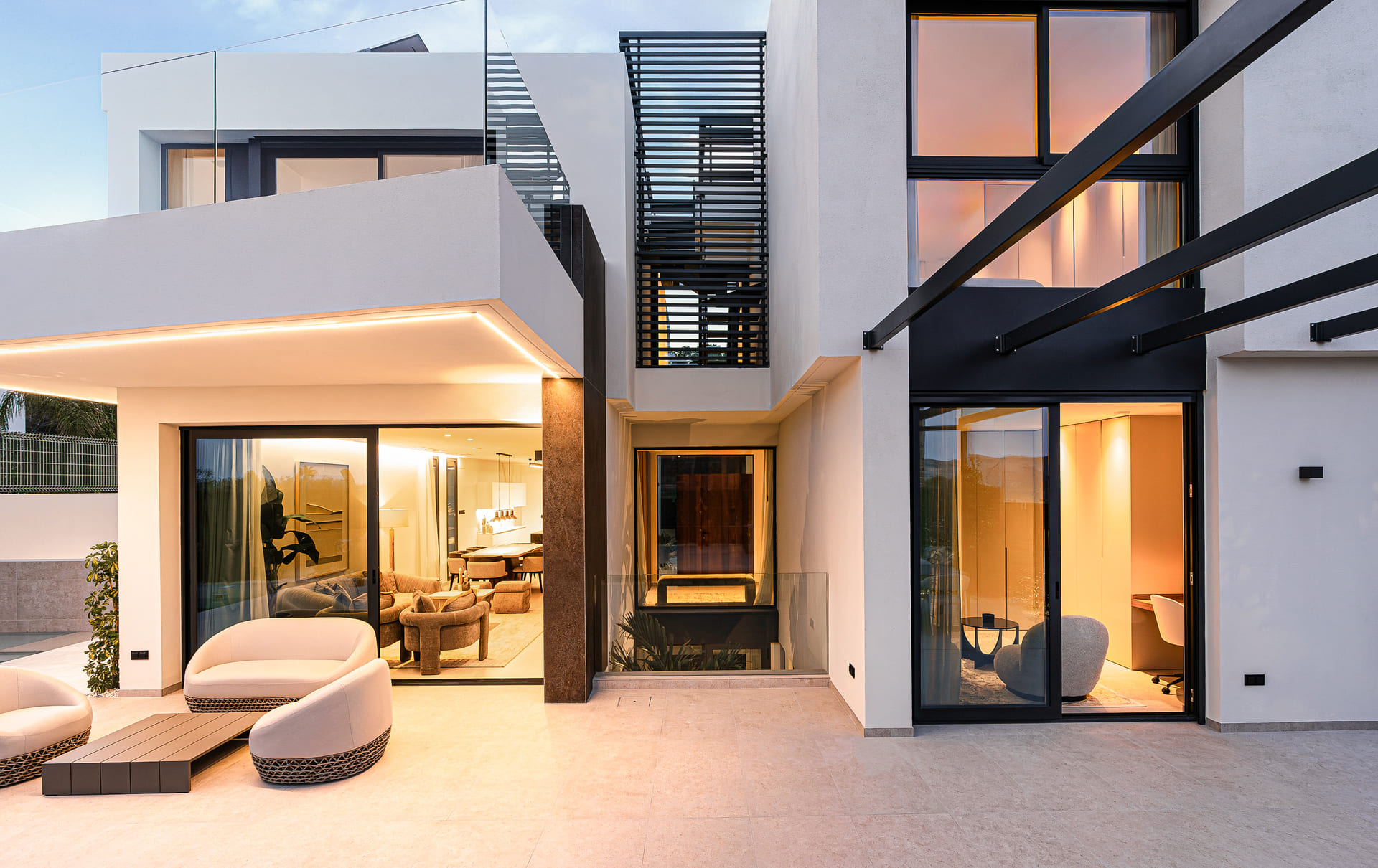 DP-100-45586558-01-4