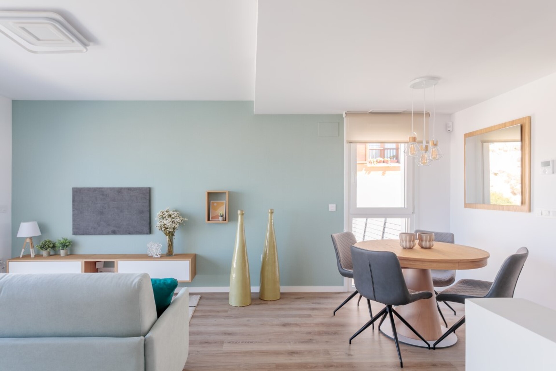 DP-100-52567605-01-4