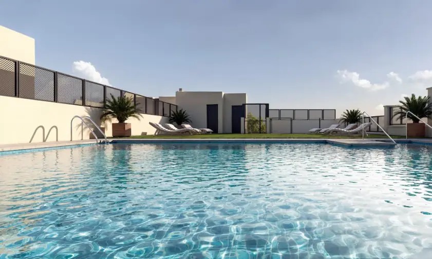 DP-100-52748359-01-8