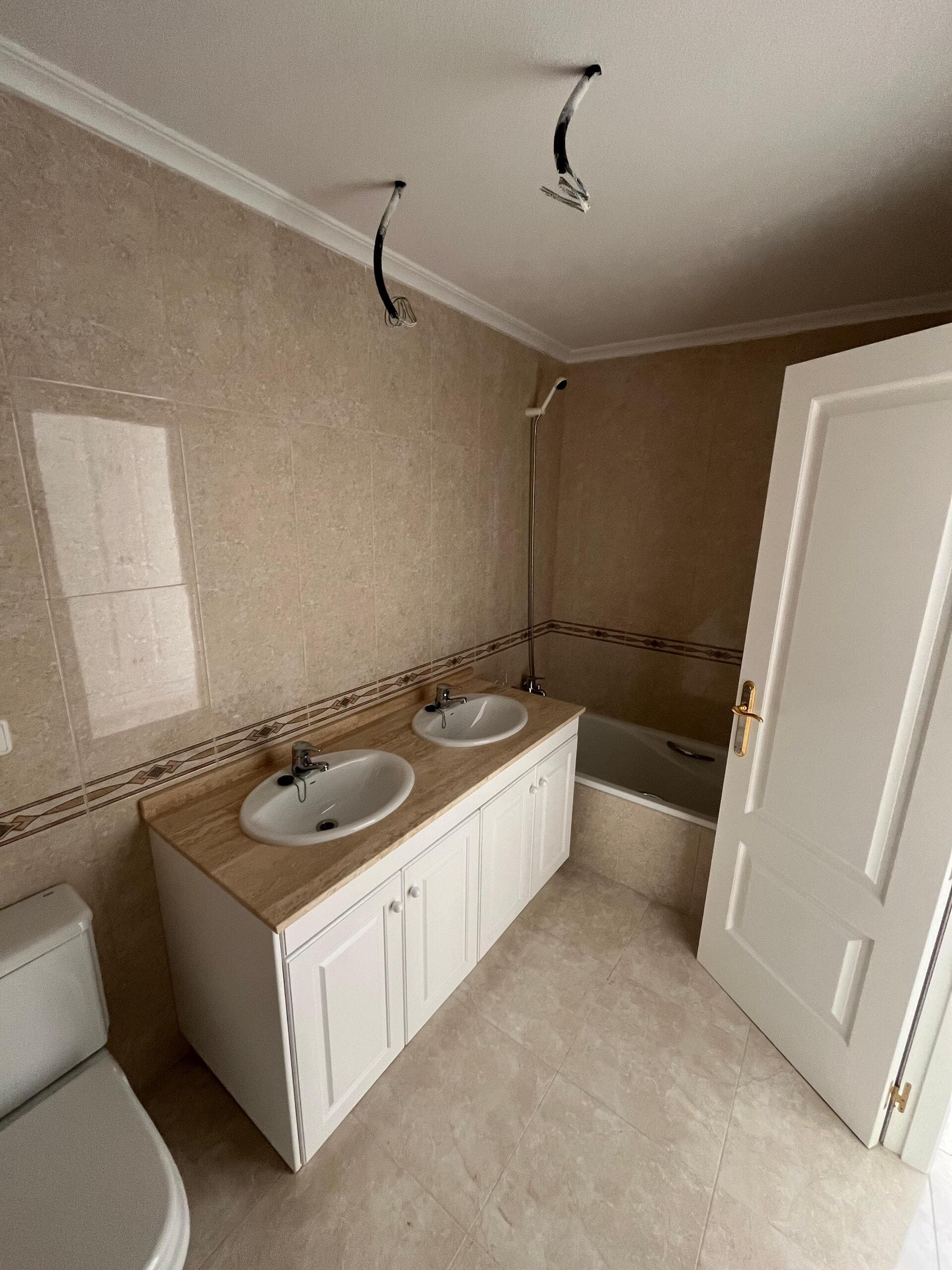 DP-100-57050892-01-12