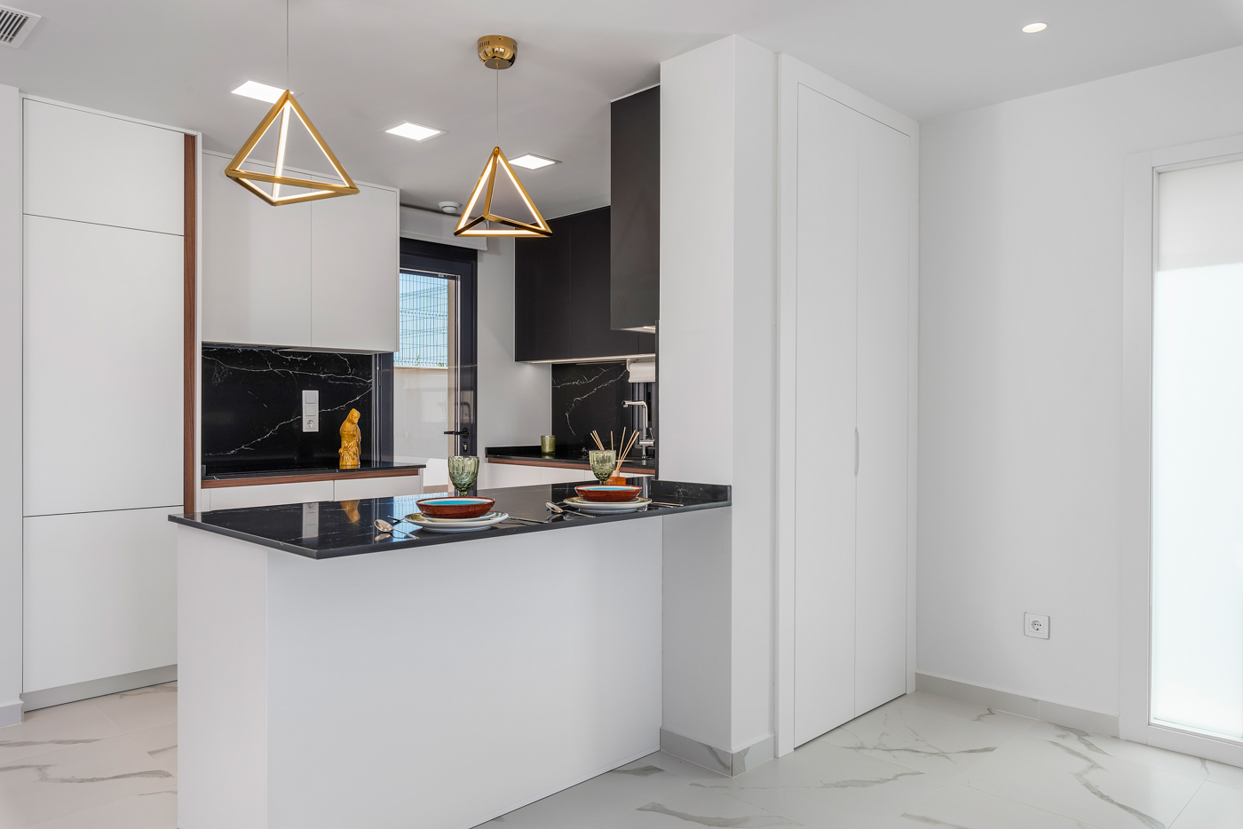 DP-100-83231198-01-6