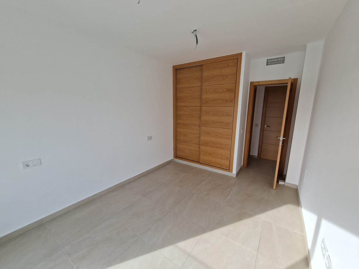 DP-100-85128640-01-11