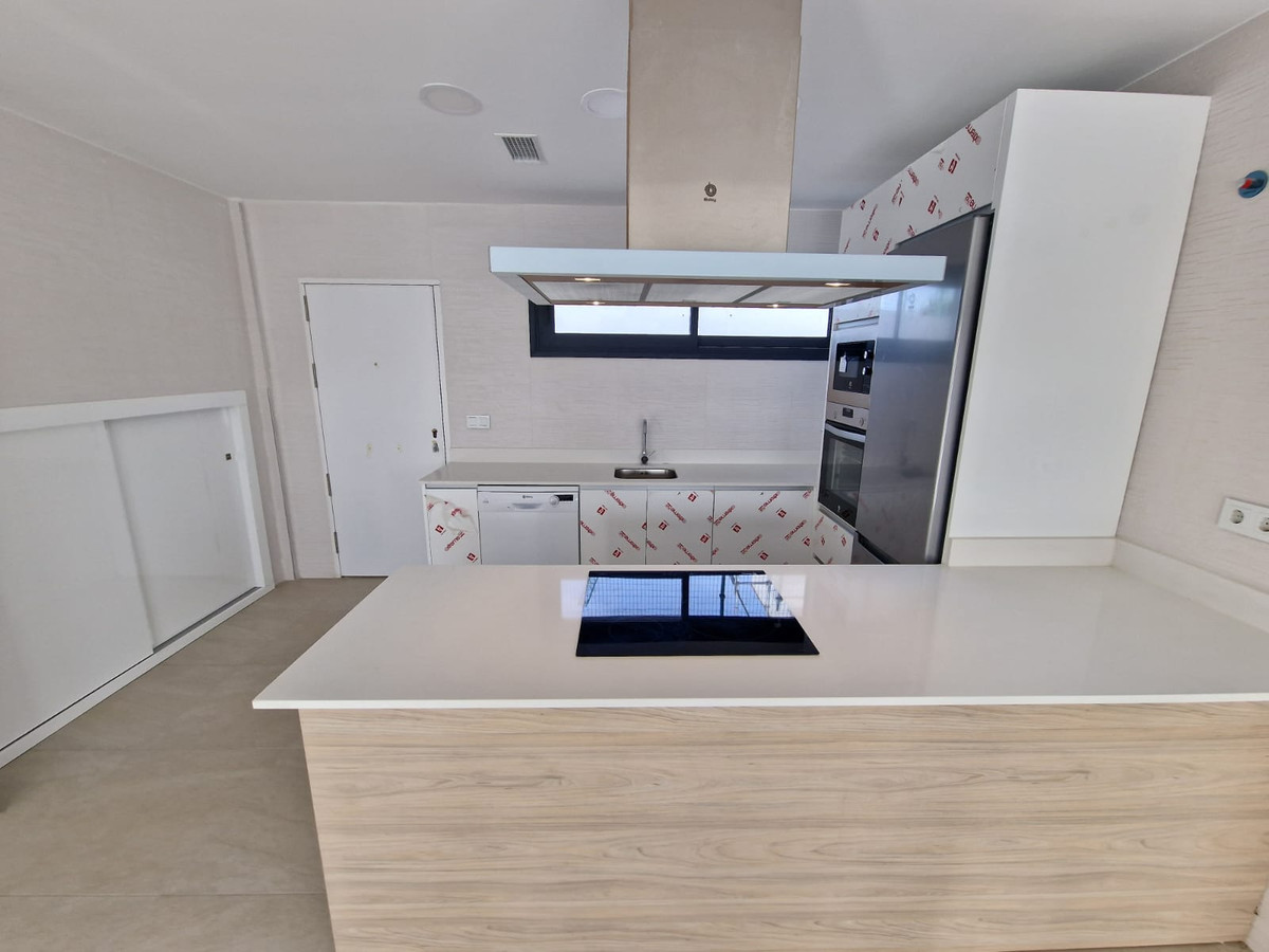 DP-100-85128640-01-20