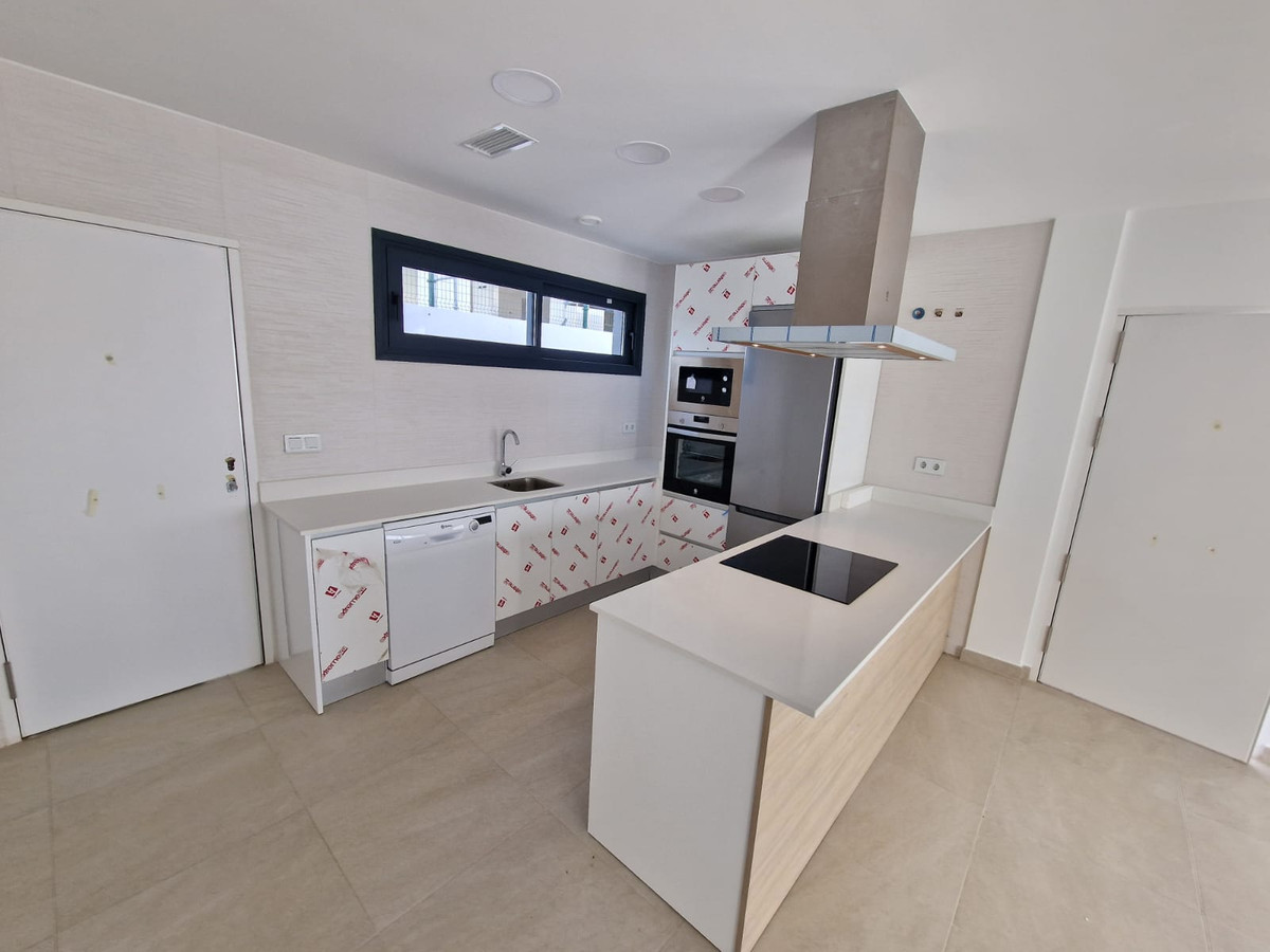 DP-100-85128640-01-21