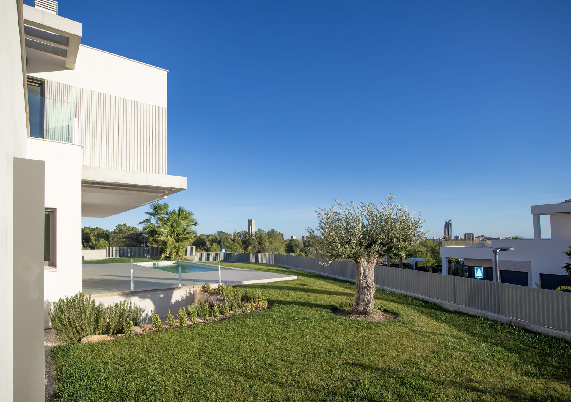 DP-100-86656530-01-10