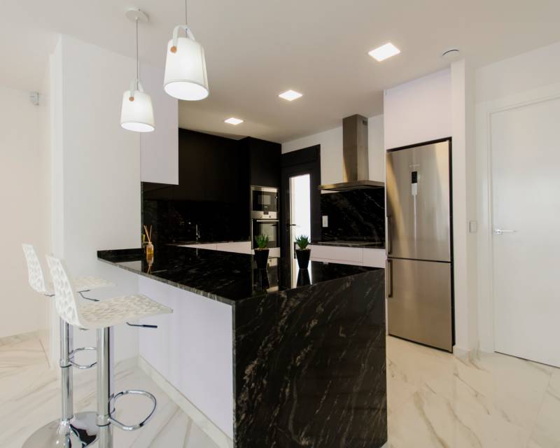 DP-100-98961819-01-4