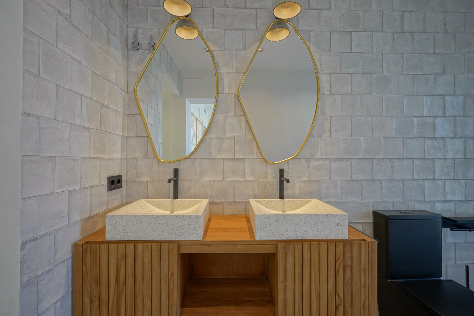 DP-40-C3XY4483JAV-18