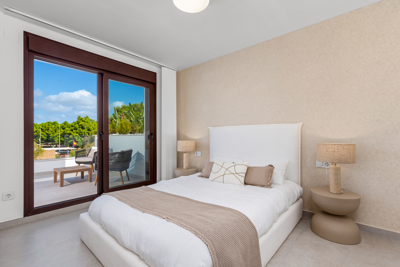 DP-100-63389860-01-8