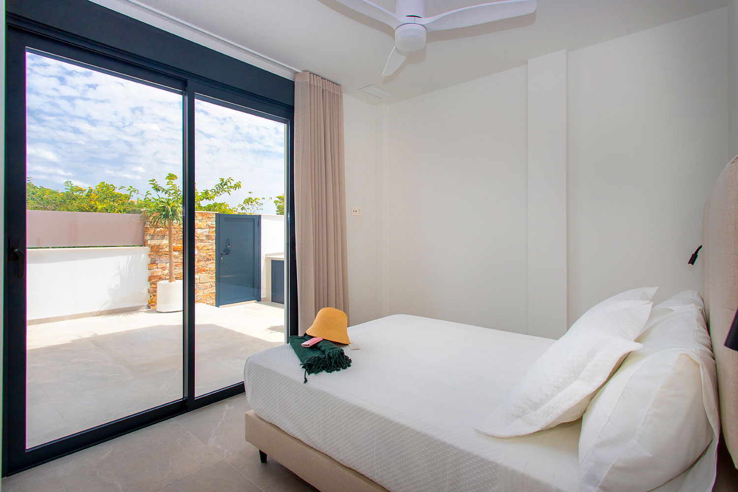 DP-100-64579138-01-12