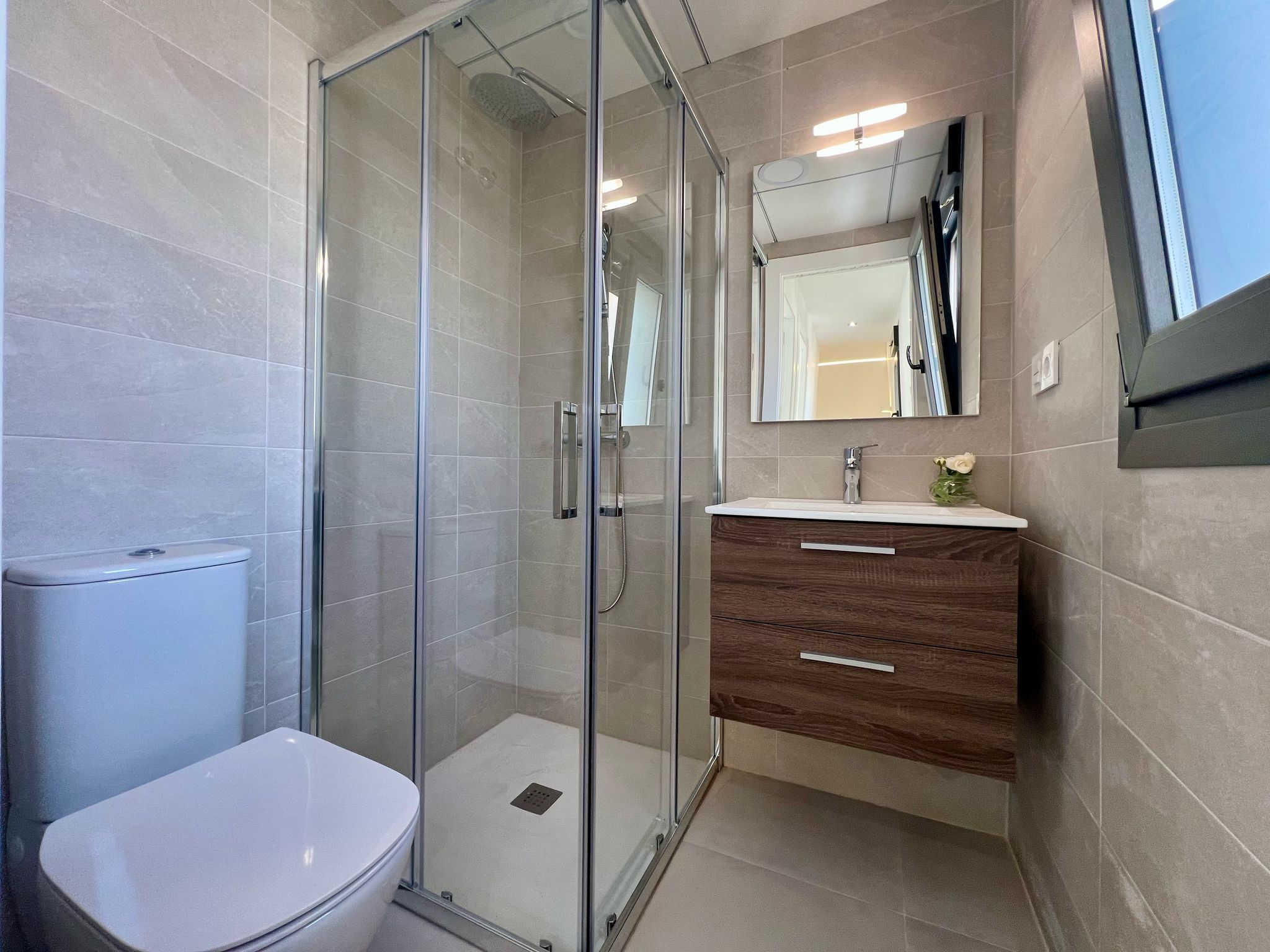 DP-100-66278894-01-18