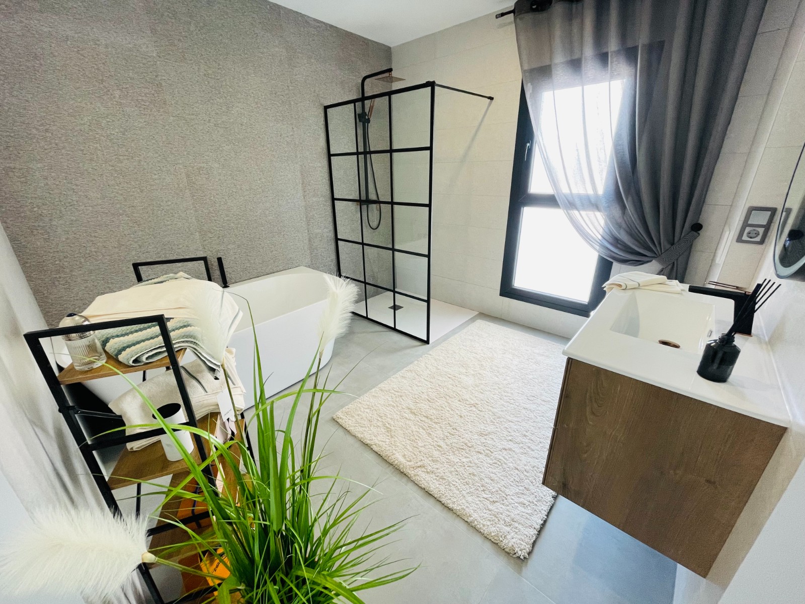 DP-100-81318120-01-1