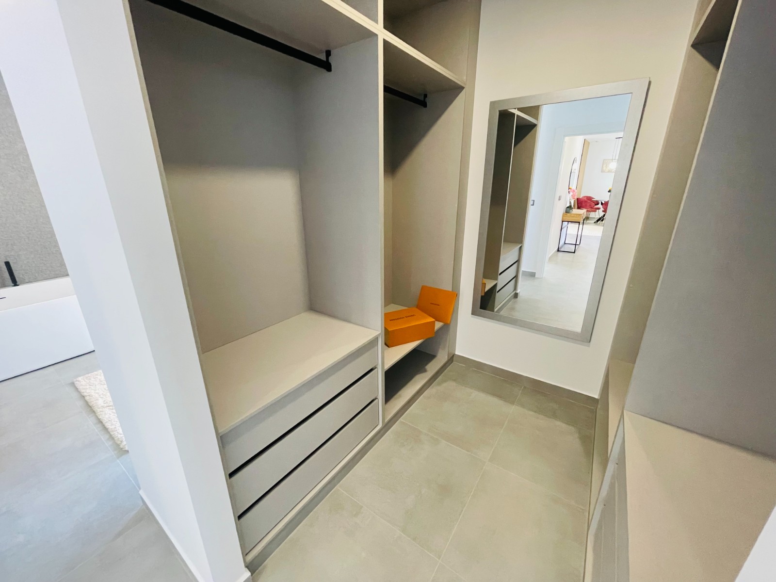 DP-100-81318120-01-16