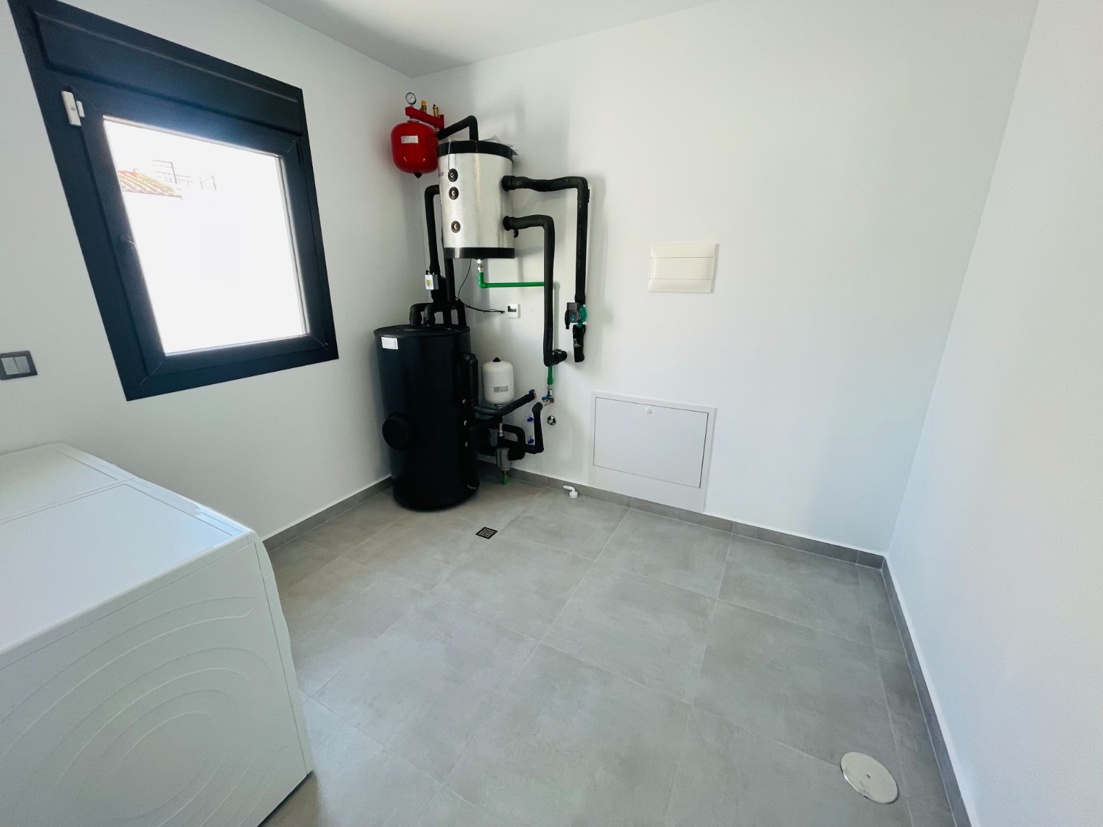 DP-100-81318120-01-18