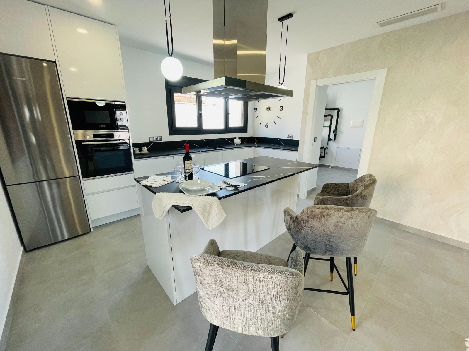 DP-100-81318120-01-2