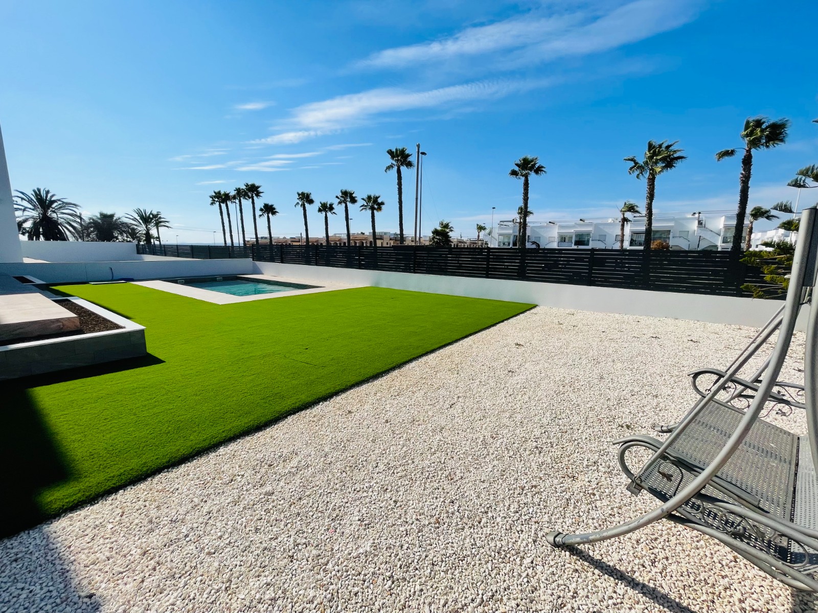 DP-100-81318120-01-20