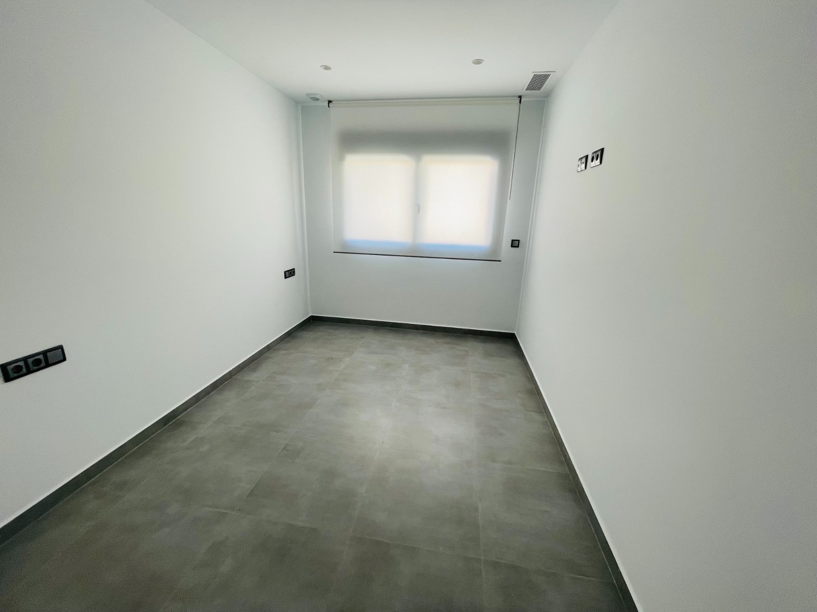 DP-100-81318120-01-3