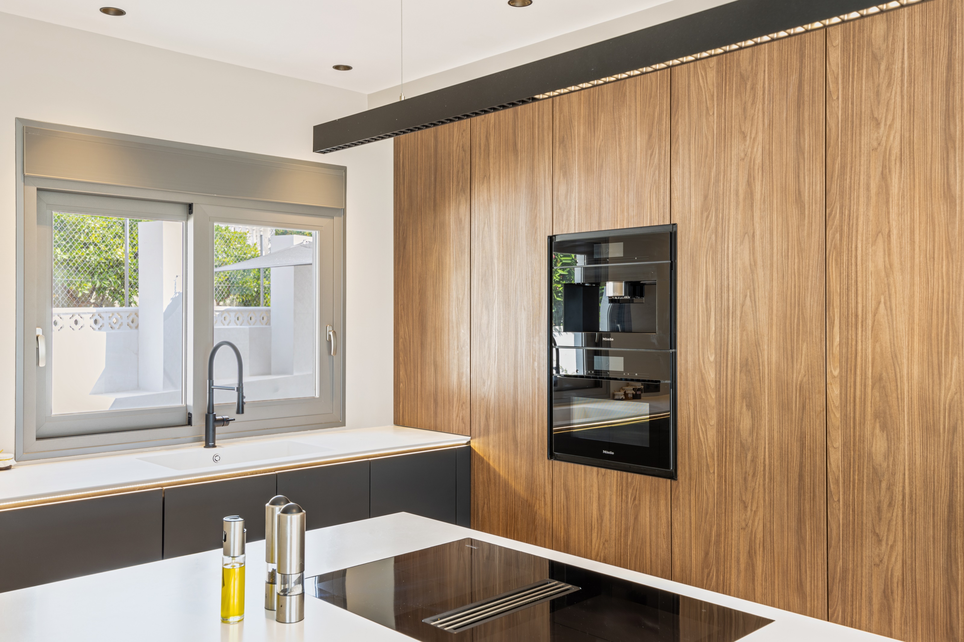 DP-77-ENJ-VI-00136-E-10