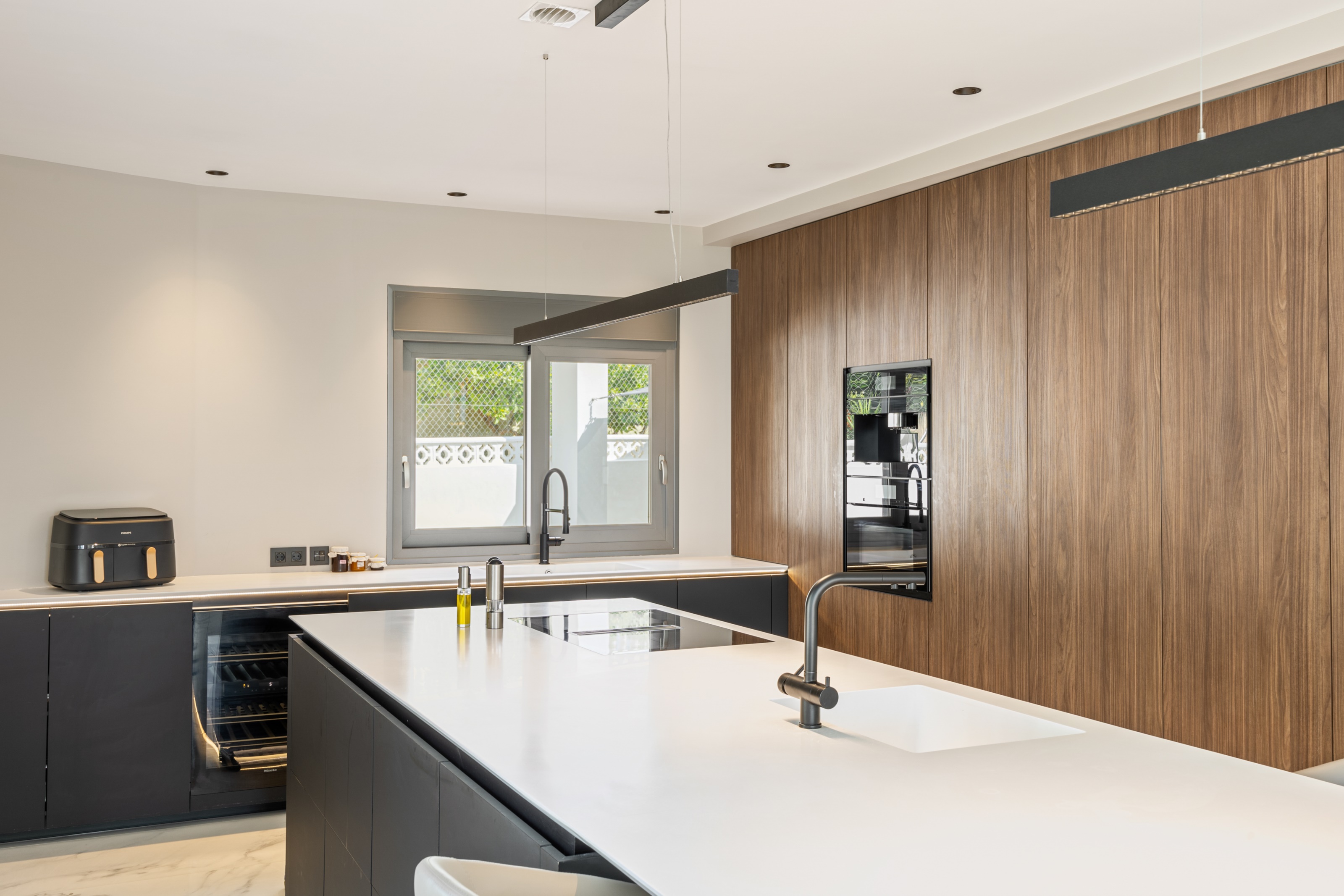 DP-77-ENJ-VI-00136-E-9