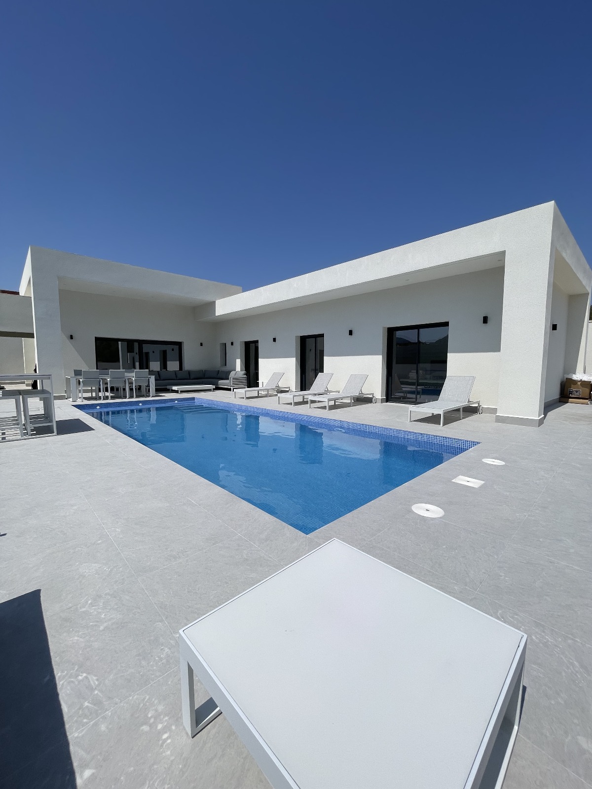 DP-100-21333253-01-12