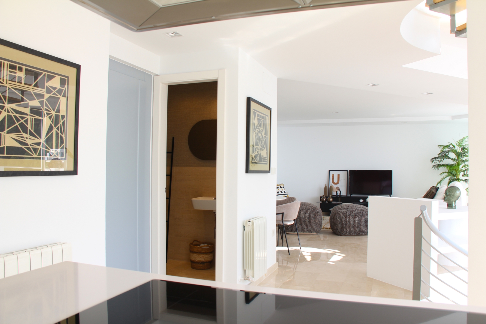 DP-100-53722228-01-10