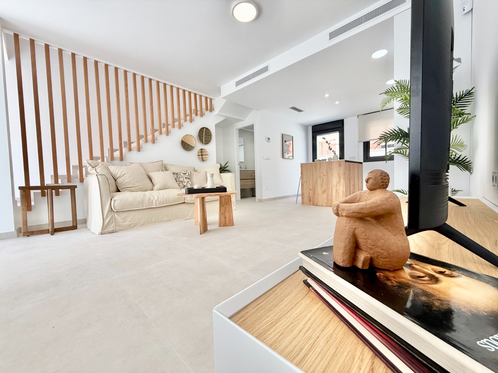 DP-100-56117581-02-17