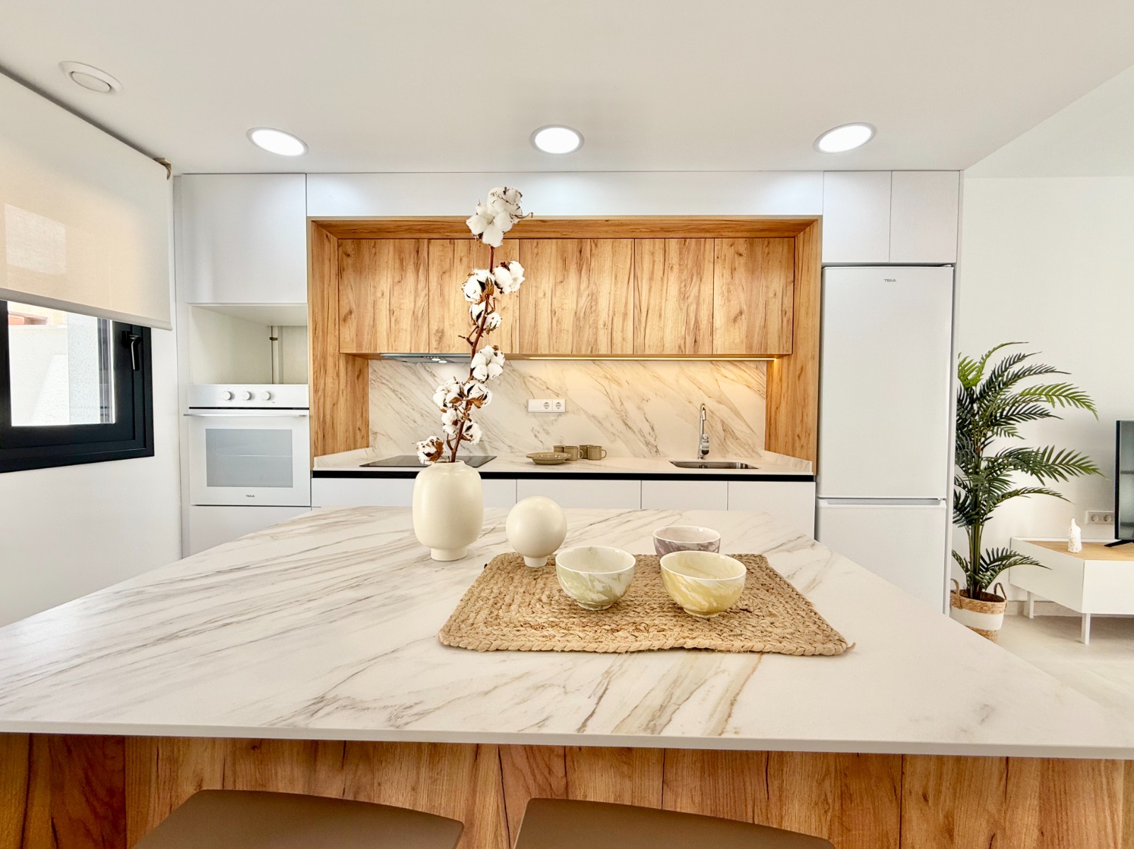 DP-100-56117581-02-21