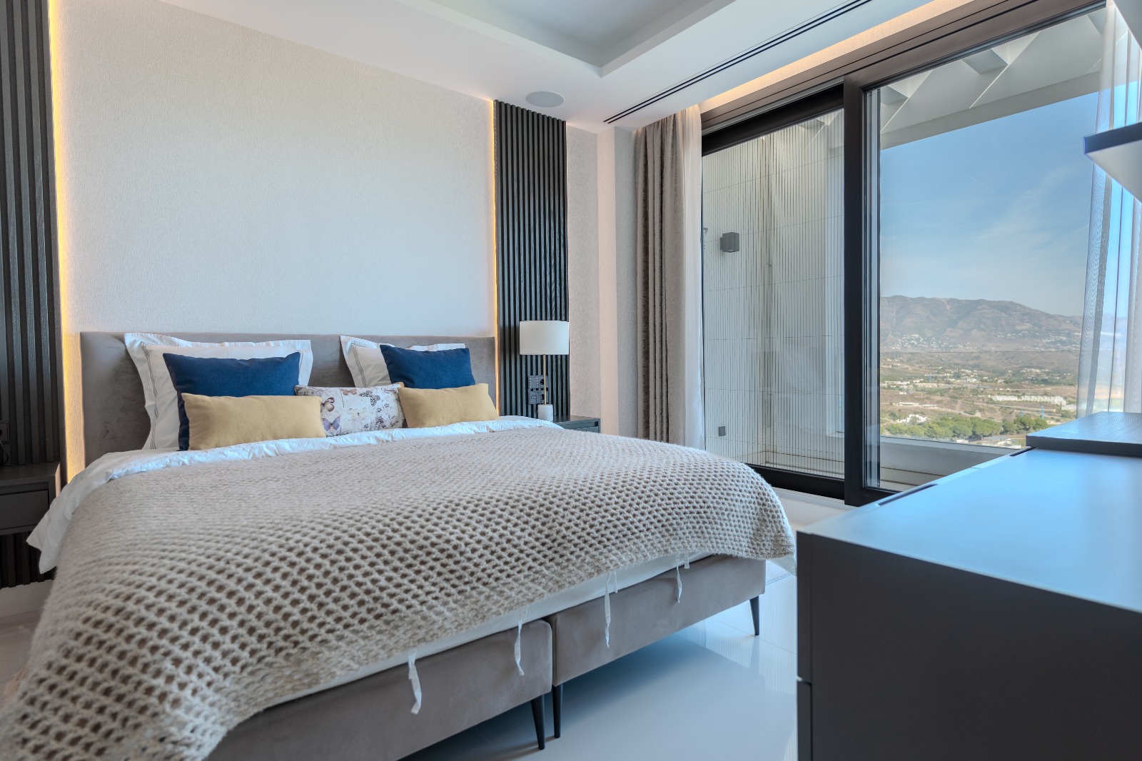 DP-100-74631914-01-18