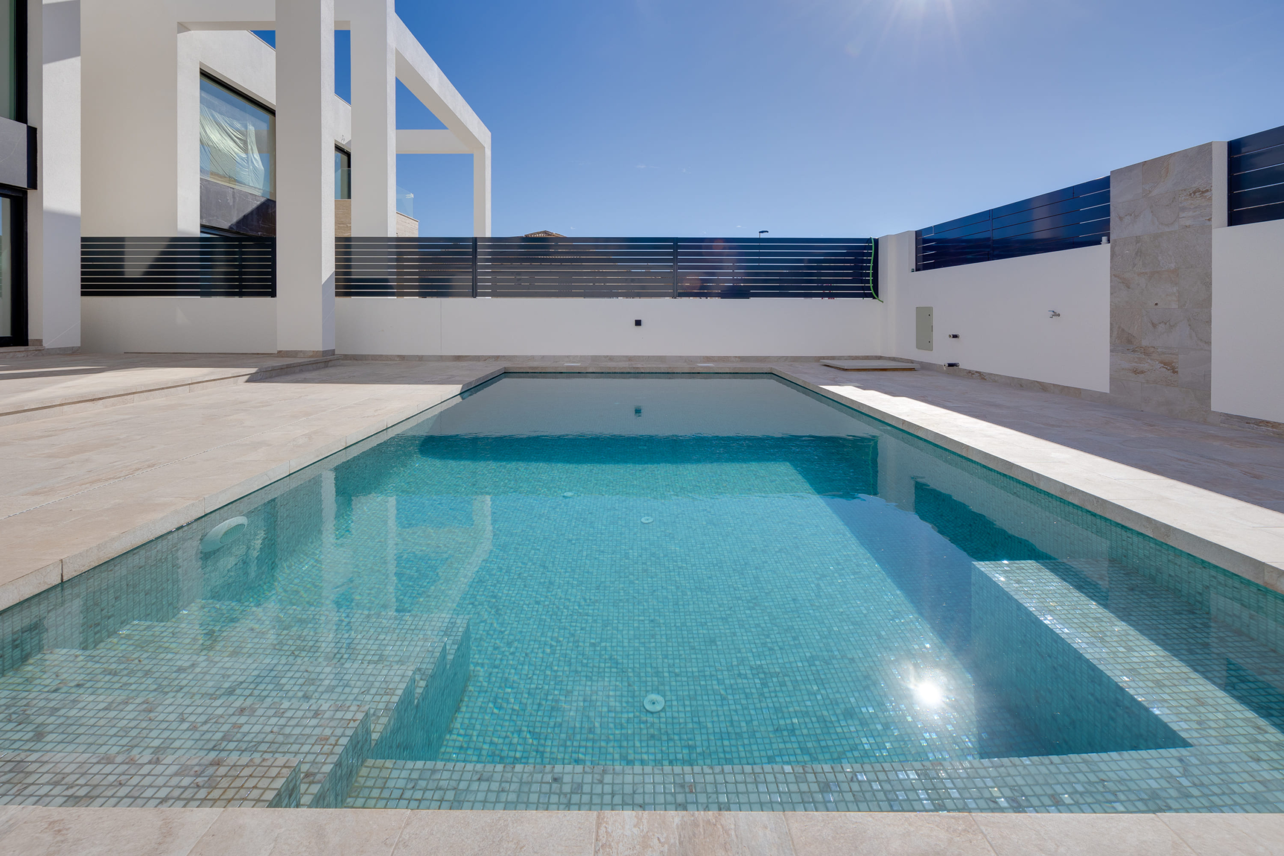 DP-100-32162745-01-17