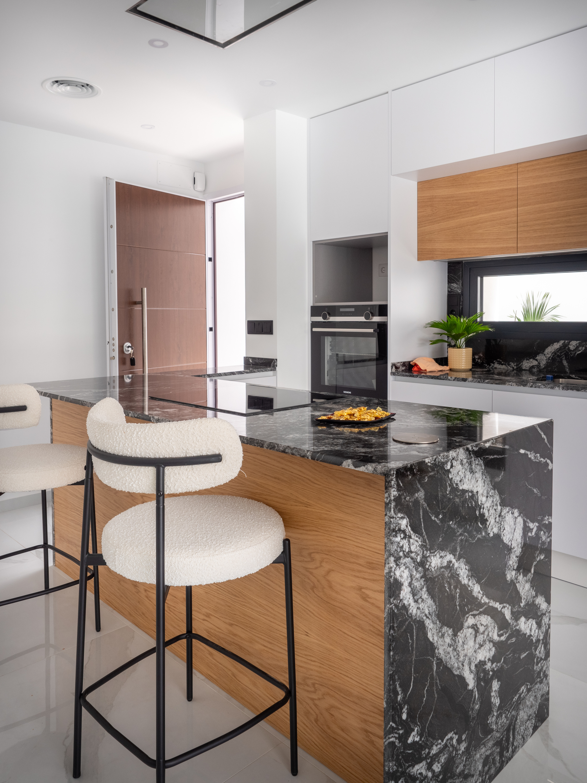 DP-100-36297299-01-10