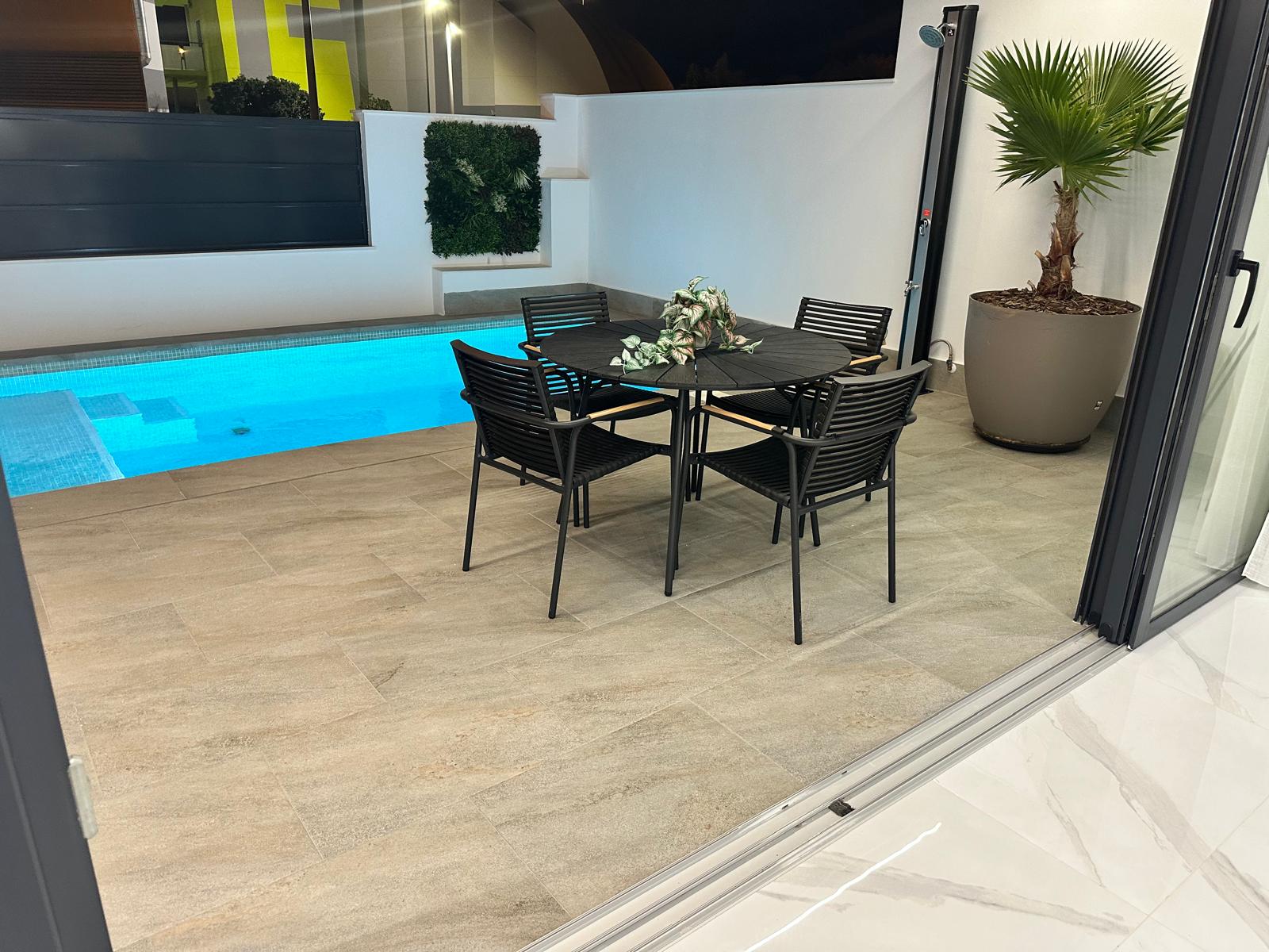 DP-100-36297299-01-12