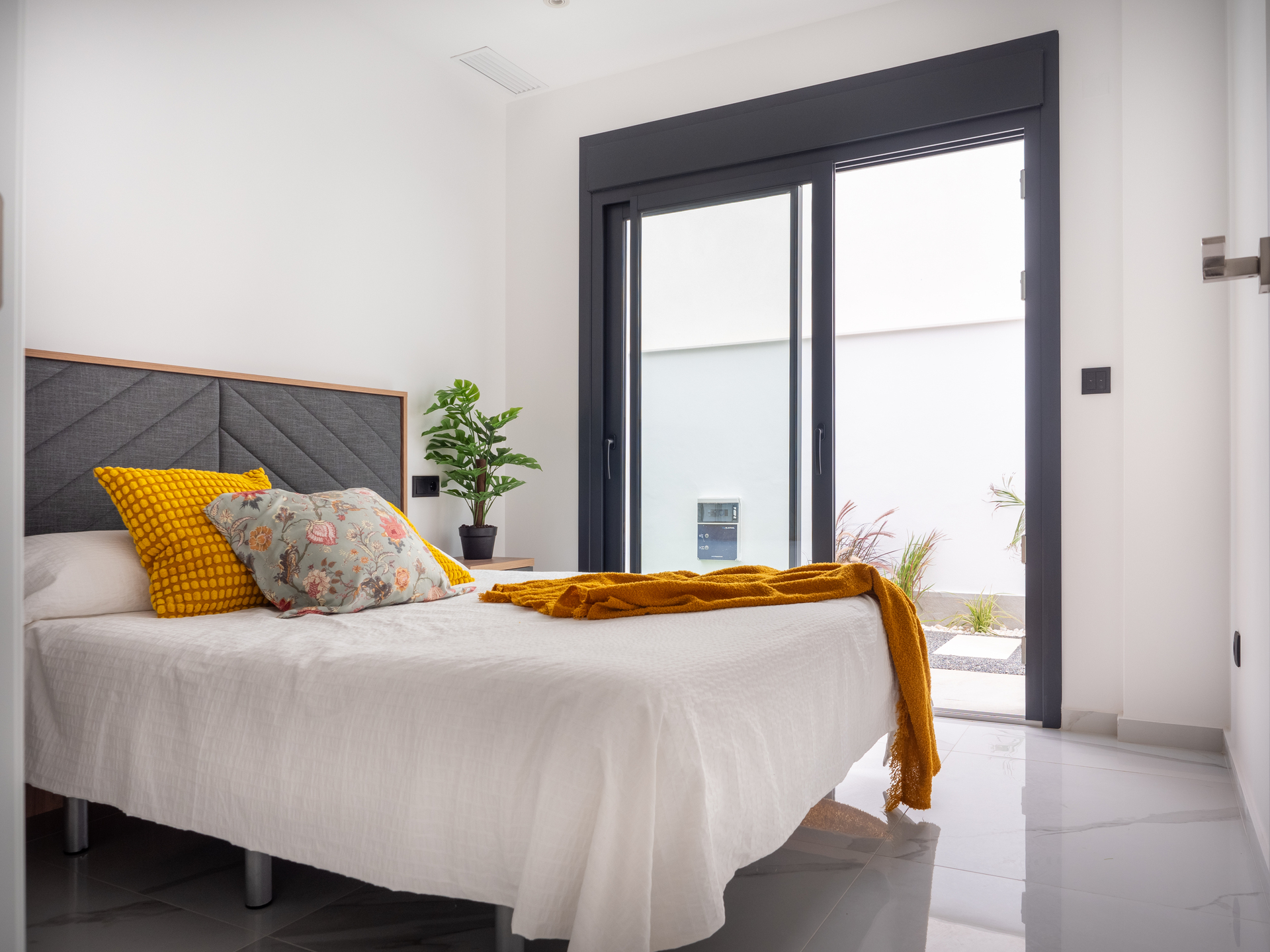 DP-100-36297299-01-2