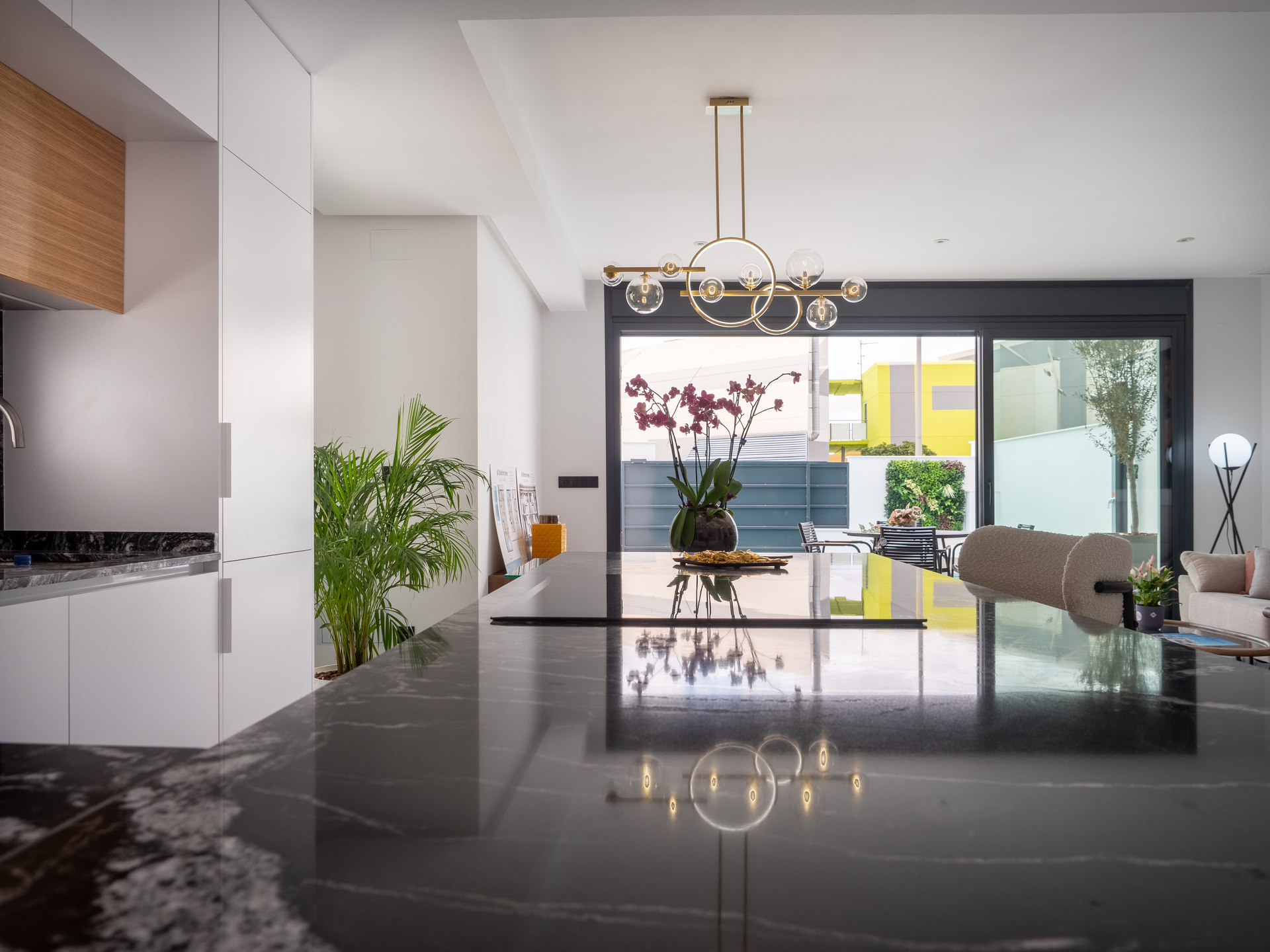 DP-100-36297299-01-4