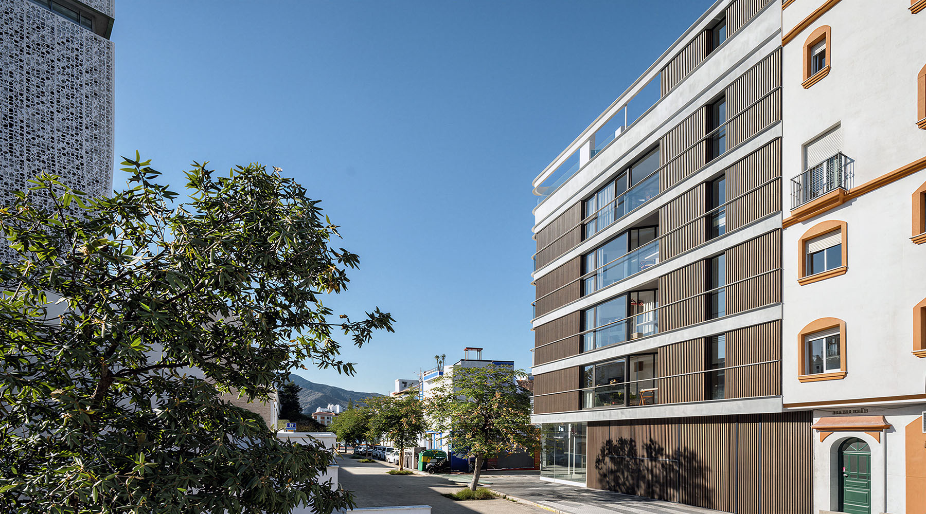 DP-100-72890351-01-7