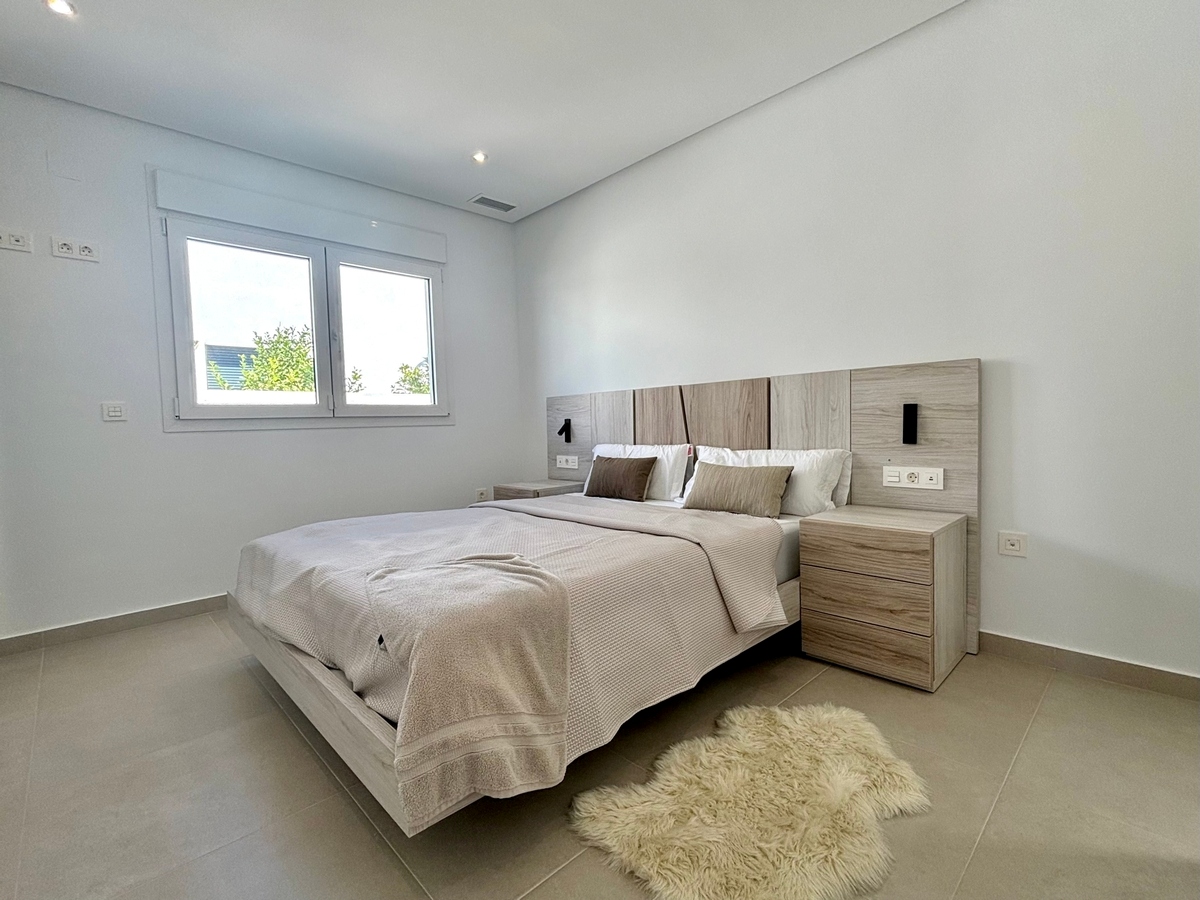 DP-100-76303888-01-18