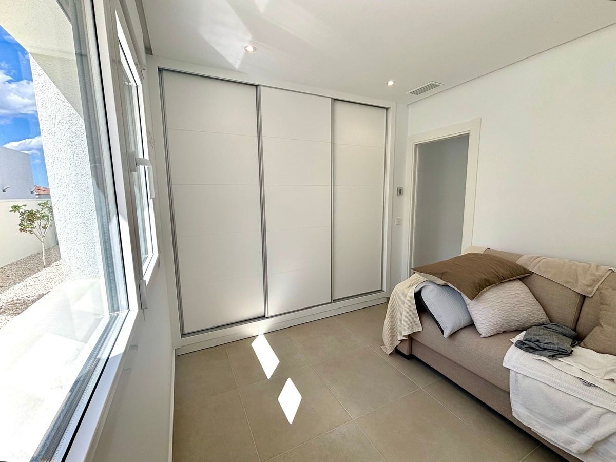 DP-100-76303888-01-22