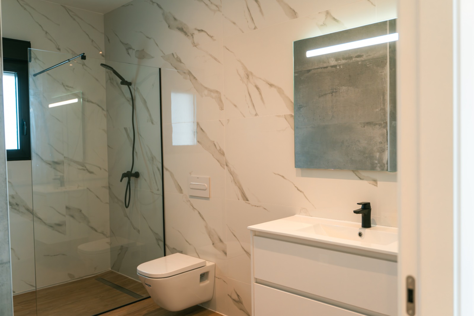 DP-100-81435443-01-13