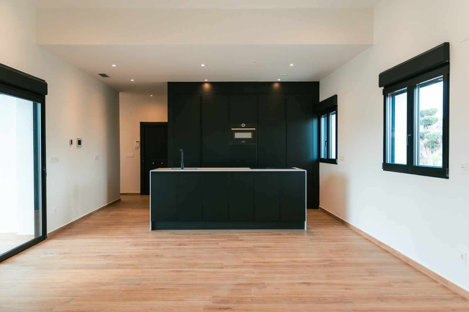 DP-100-81435443-01-18