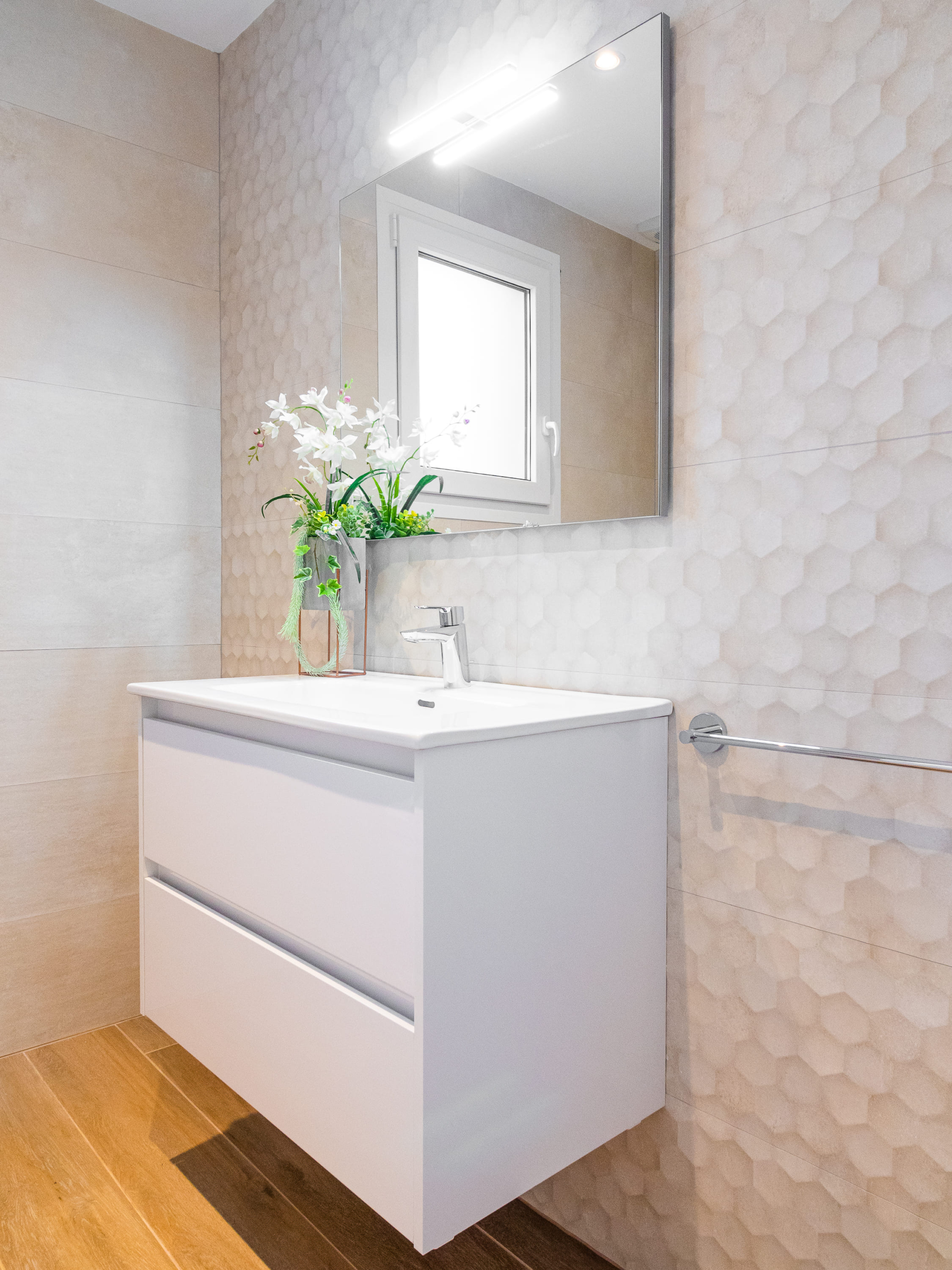 DP-100-85389258-01-2