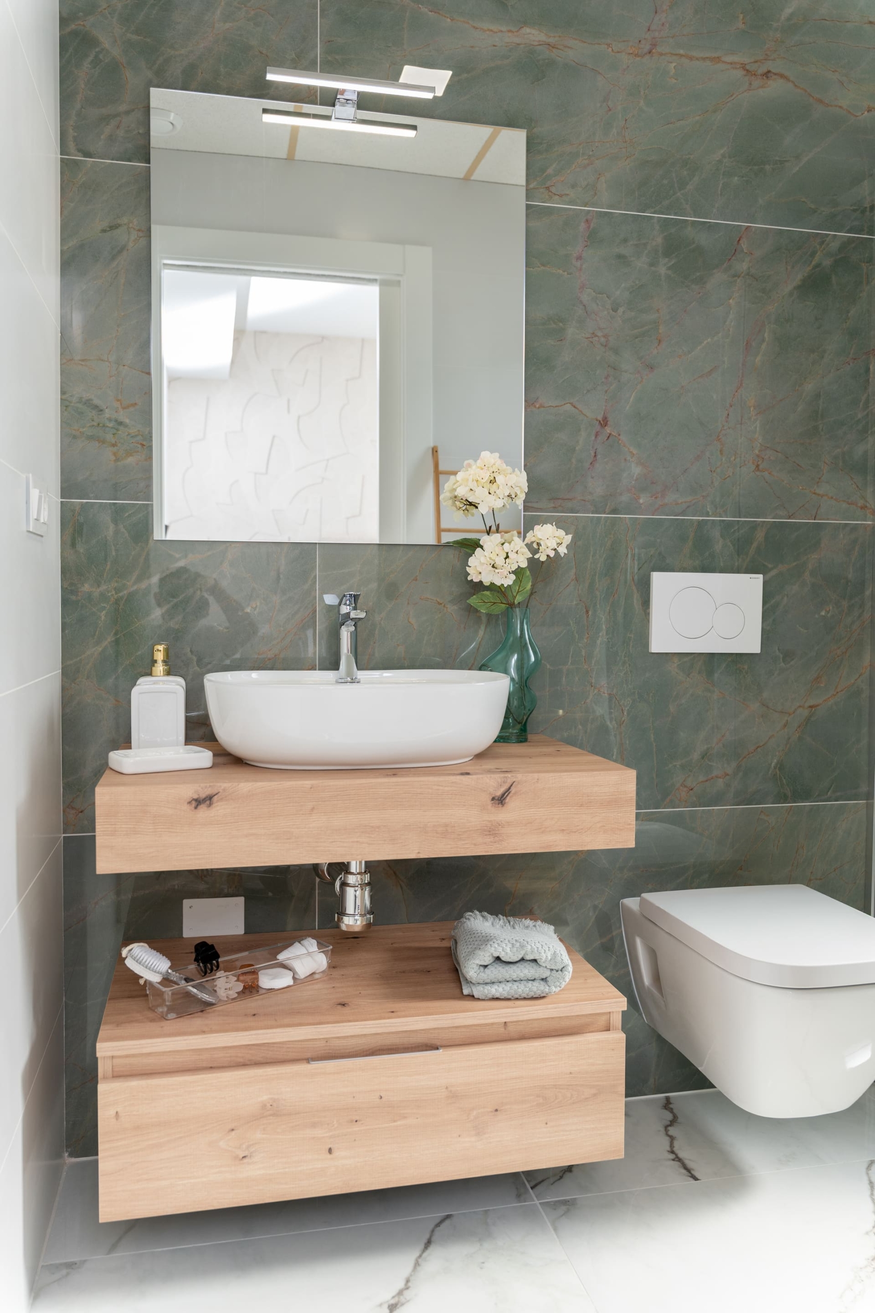 DP-100-39073594-01-3